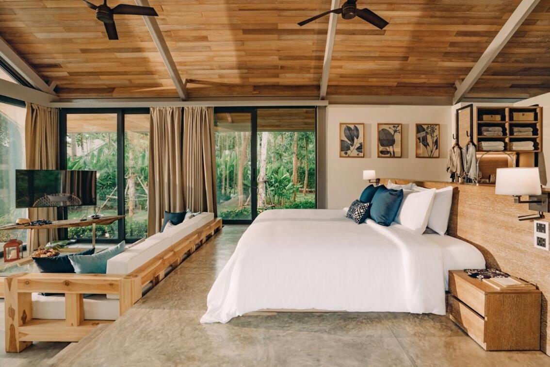 Villa Escape Burasari Phuket Buitenkant foto